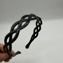 Örgü Desenli Siyah Taç