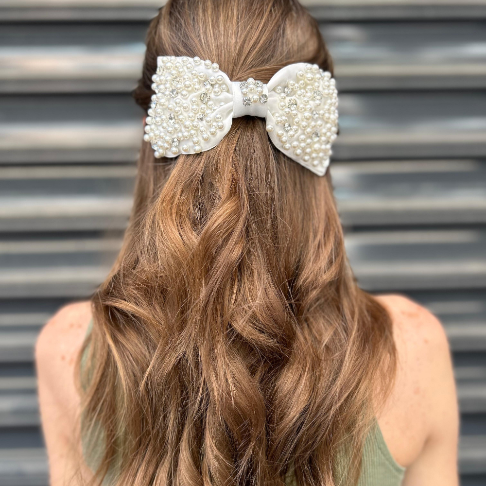 Beyaz Parlak Taş Detaylı Kurdela Toka