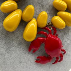 Yengeç Detaylı Sarı Kolye - 45 cm