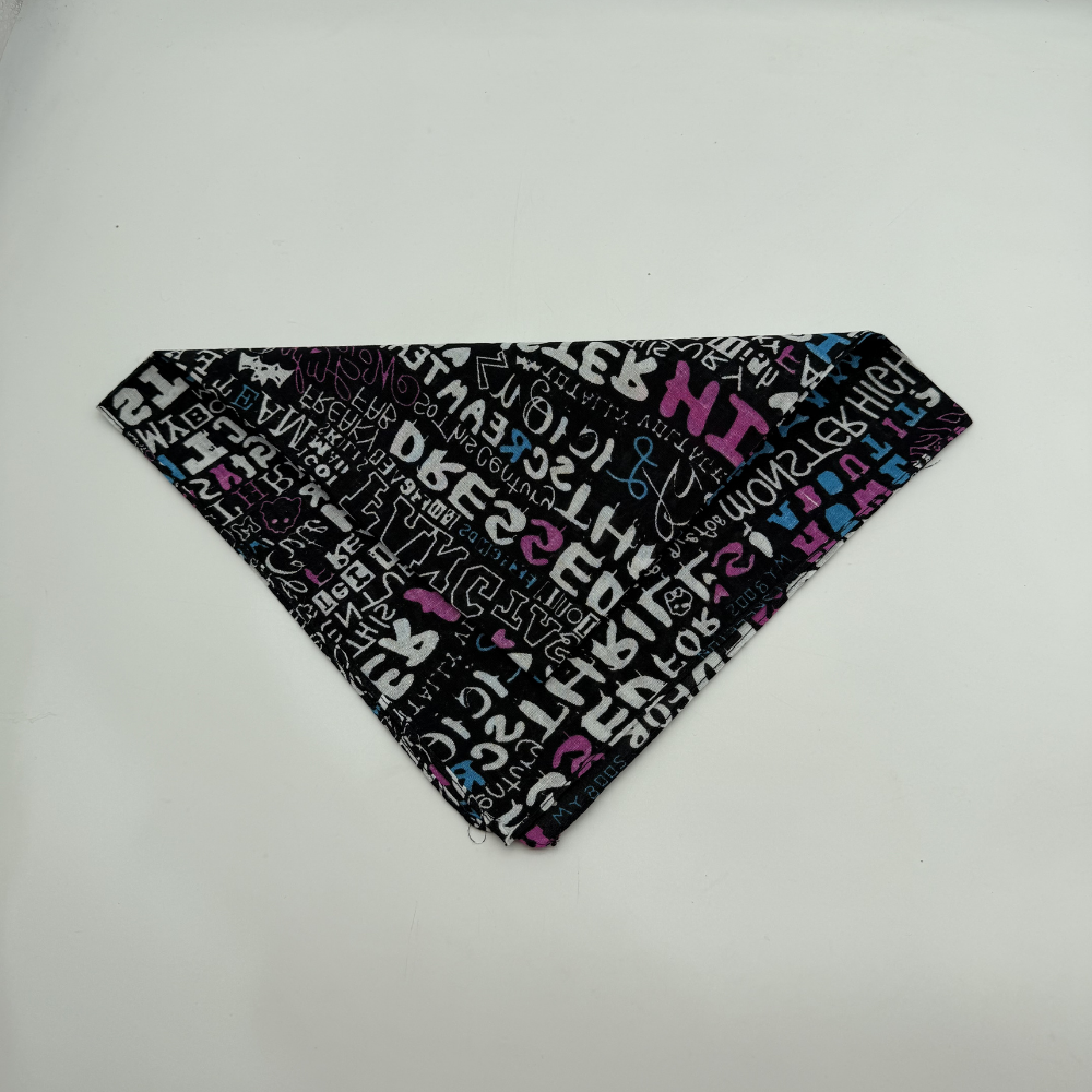 Modern Yazı Desenli Bandana Fular