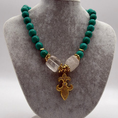 Doğal Taş Yeşil Gold Detaylı Kadın Kolye - 45 cm
