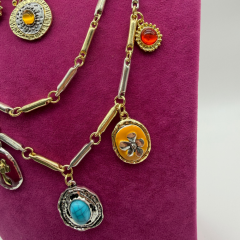 Gold Renkli Taşlı 60 cm Kadın Kolye