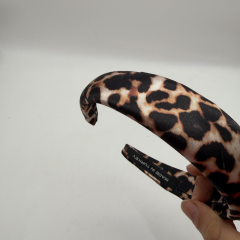 Kahverengi Leopar Desenli Taç