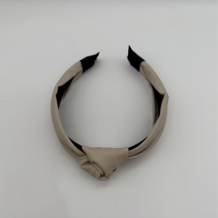 Krem Düğümlü Deri Görünümlü Taç