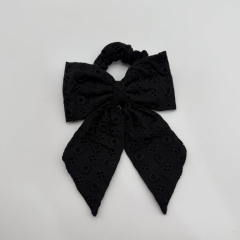 Siyah Fiyonk Detaylı Scrunchie Toka