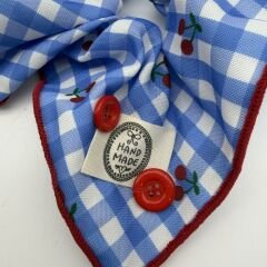 Kare Desenli Kiraz Detaylı Handmade Scrunchie Toka