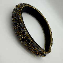 Siyah Taşlı Gold Detaylı Siyah Taç