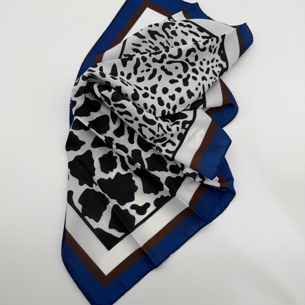 Siyah Beyaz Leopar Desenli İpek Saten Fular (50x50)
