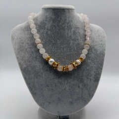 Beyaz Gold Detaylı doğal Taş Kadın Kolye