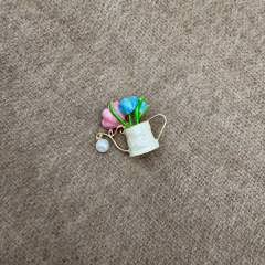 Saksı İçerisinde Çiçek Detaylı Kadın Yaka Broşu