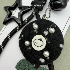 Siyah Yıldız Detaylı Peluş Anahtarlık