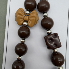 Kahverengi Boncuk Detaylı Şeffaf Kartlıklı Anahtarlık