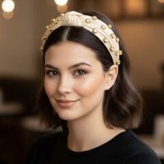 Gold Detaylı Taş Desenli Krem Taç