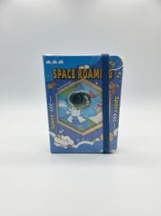 Astranot Figürlü Hologram Mavi Renkli En 7,5 cm Boy 10,5 cm Çizgili Not Defteri