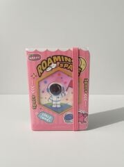 Astranot Figürlü Hologram Pembe Renkli En 7,5 cm Boy 10,5 cm Çizgili Not Defteri