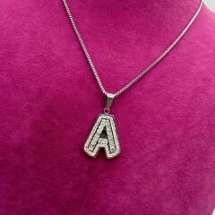 Taş Detaylı A Harfi Çelik Kolye