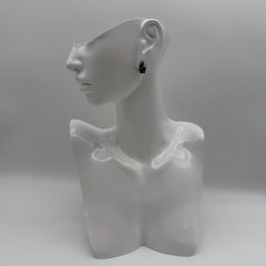 Zirkon Taşlı Siyah Çelik Halka Küpe