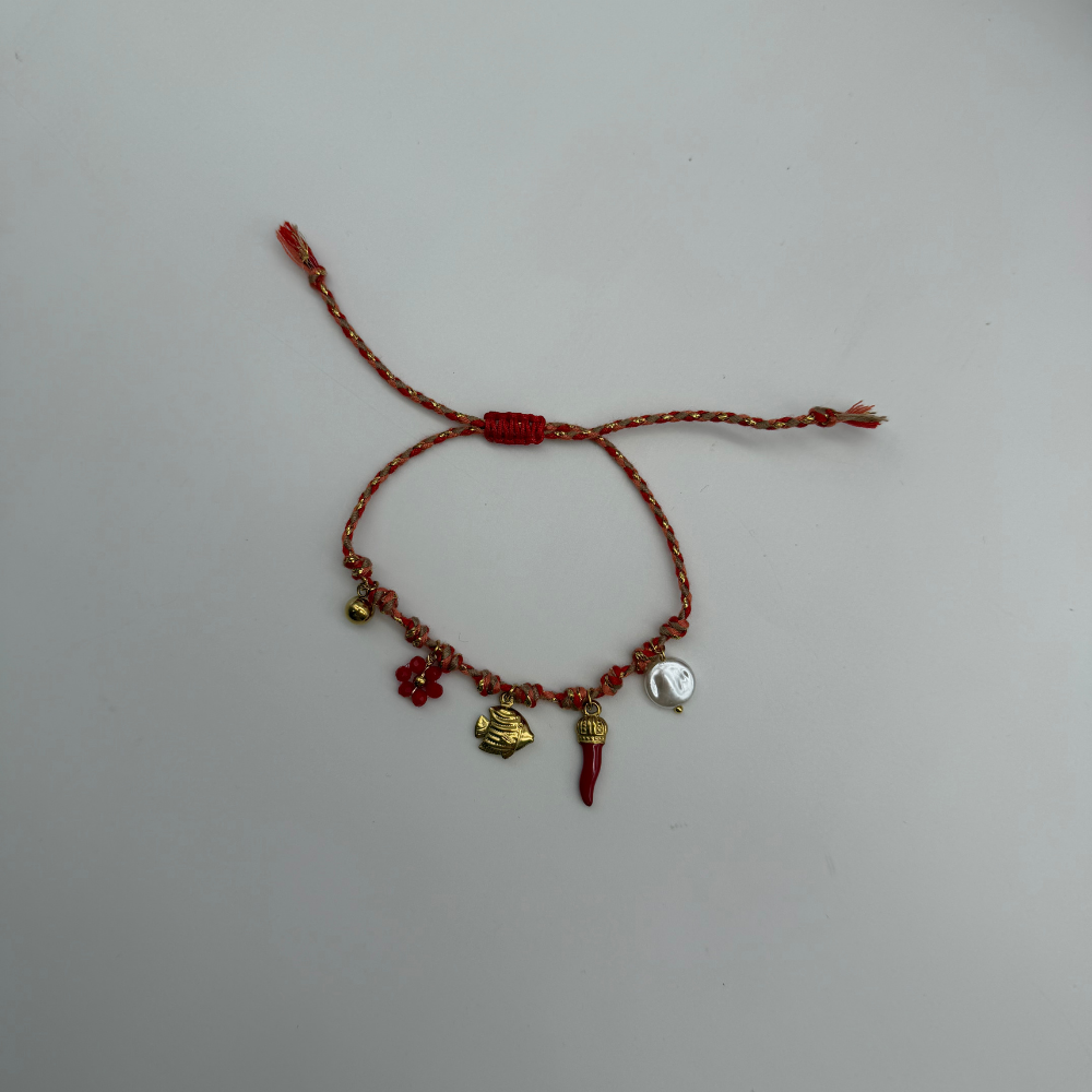 Kırmızı Şans Charm Detaylı Makrome Bileklik