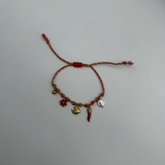 Kırmızı Şans Charm Detaylı Makrome Bileklik