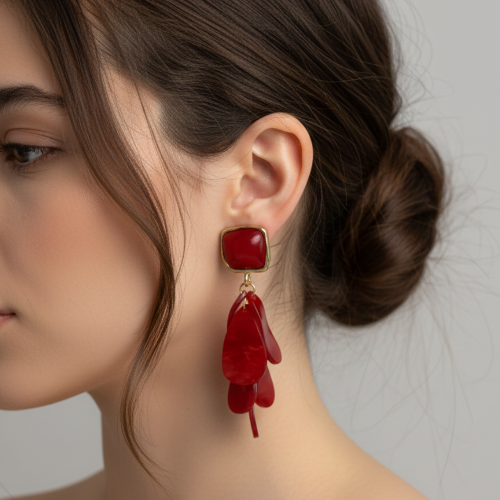 Kırmızı Taşlı Sallantılı Yaprak Küpe