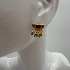 Yeşil Taşlı Sallantılı Gold Mini Küpe - Vintage Esintili