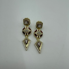 Bordo Taşlı Uzun Geometrik Gold Sallantılı Statement Küpe