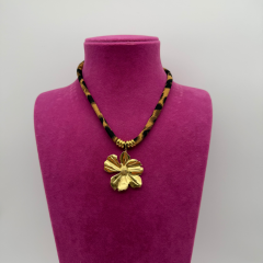 Leopar Desenli Kordonlu Gold Çiçek Charm Choker Statement Kolye