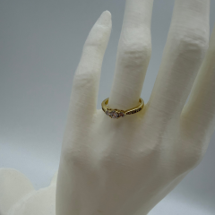 Xuping Siyah Taş Detaylı Oval Üç Taş Gold Zarif Yüzük