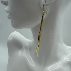 Uzun Sallantılı Gold Minimal Küpe