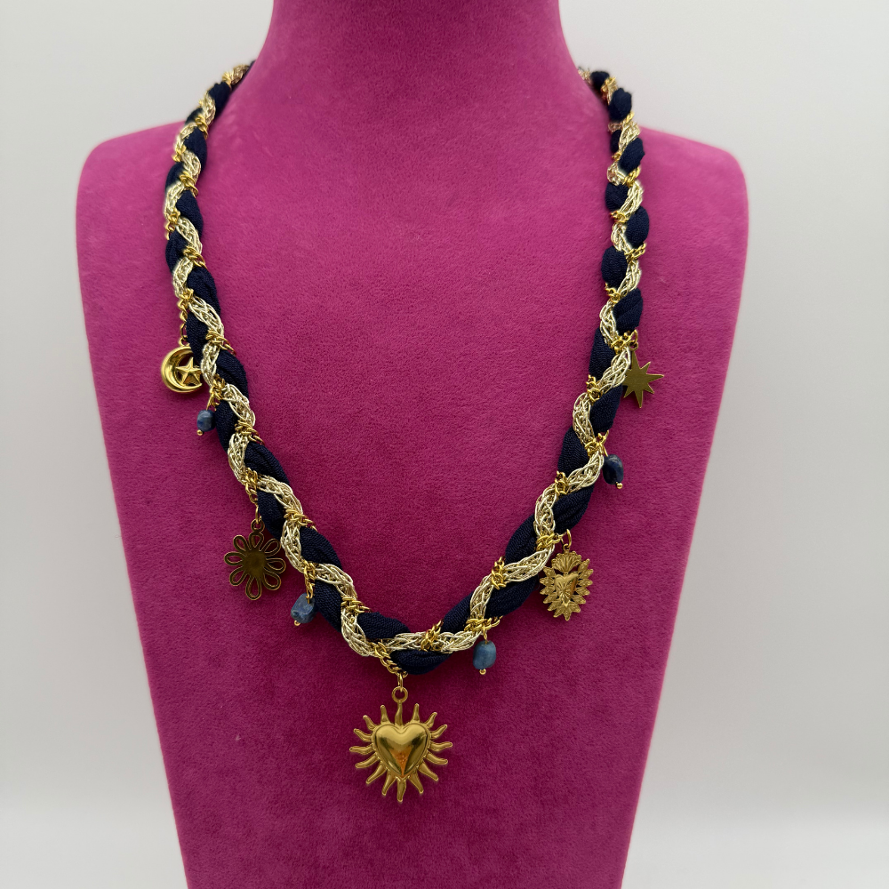 Gold Güneş ve Yıldız Charm Detaylı Lacivert Örgü Zincir Kolye – 60 cm