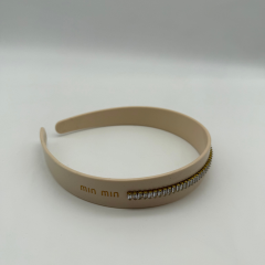 Krem Taş Detaylı Şık Saç Bandı – Zarif ve Modern Tasarım