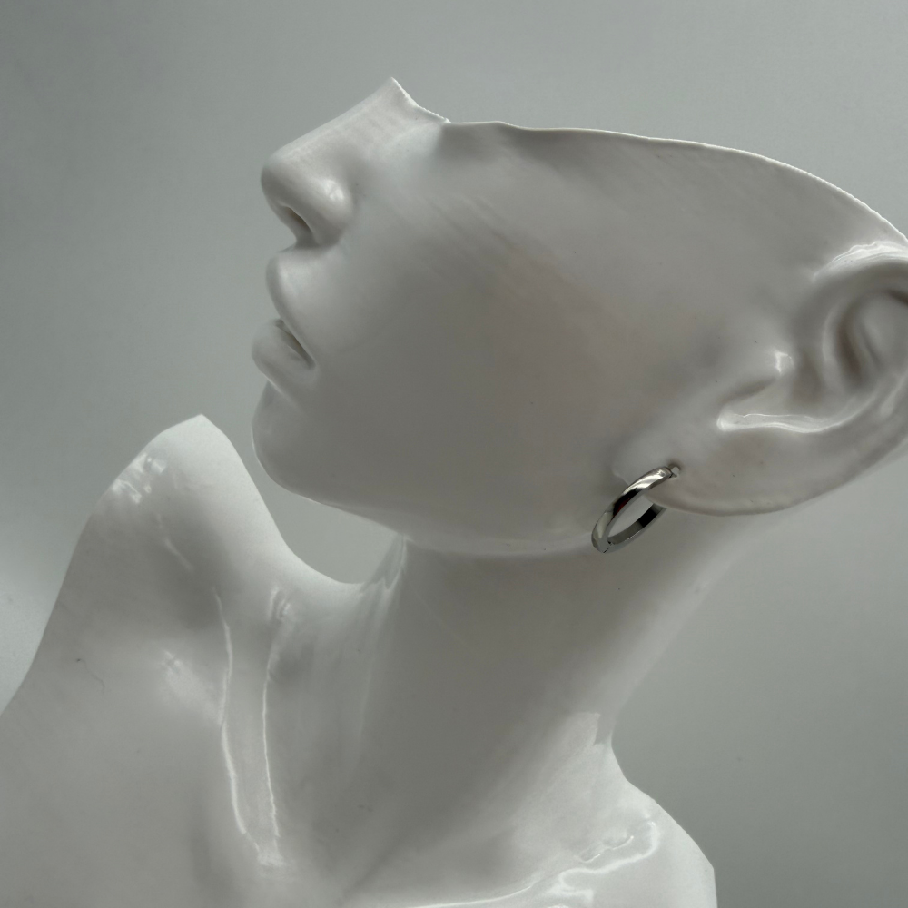 Silver Minimal Halka Küpe – Modern & Zamansız Tasarım