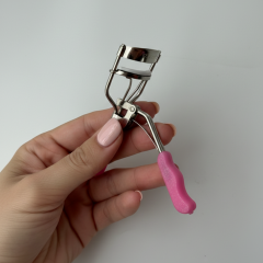 Pembe Renk Kirpik Kıvırıcı/ Kirpik Kıvırma Aparatı