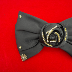 Gold Taş Detaylı Ortası Çiçek Figürlü Siyah Kurdela Kadın Toka