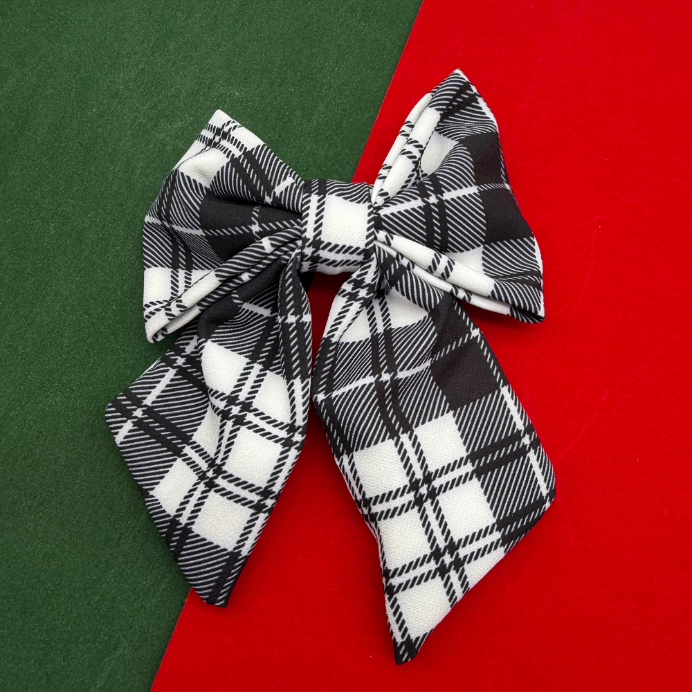 Kadın Siyah Beyaz Pötikare Fiyonk Toka