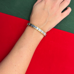 Zarif İki Renkli Şıklık – Kadın Metal Bileklik - İçi Gold Dışı Gümüş Renk