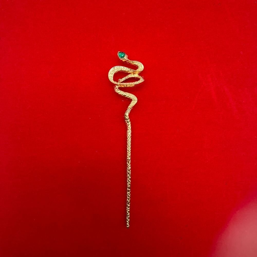 Yılan Figürlü Taş Detaylı Şık Saç İğnesi