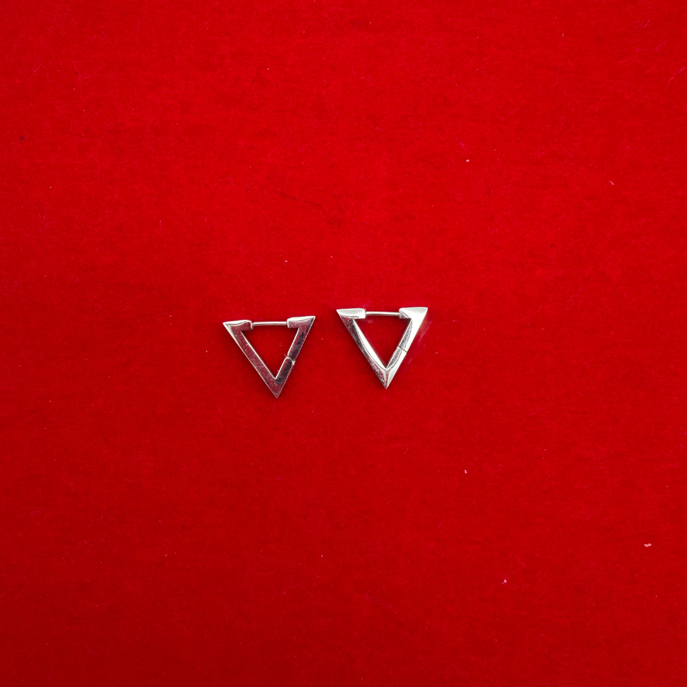 Üçgen Formlu Gümüş Çelik Küpe