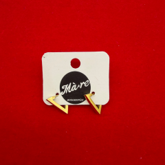 Üçgen Formlu Gold Çelik Küpe