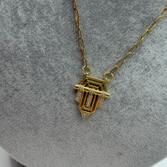 Geometrik Taş Detaylı Gold Kolye