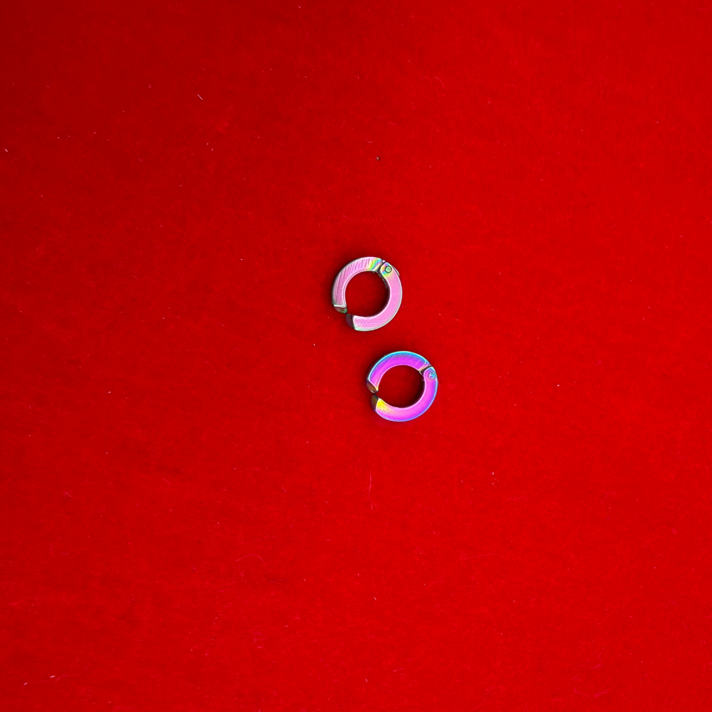 Erkek Çocuk İçin Renkli Sıkıştırma Deliksiz Küpe