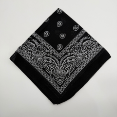 Siyah Beyaz Paisley Desenli %100 Pamuk Bandana – 52x52 cm