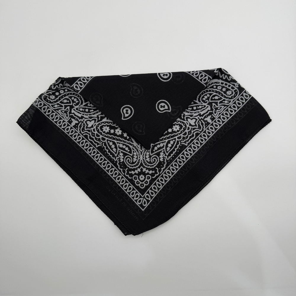 Siyah Beyaz Paisley Desenli %100 Pamuk Bandana – 52x52 cm