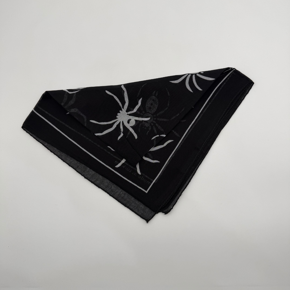 %100 Pamuk Siyah Örümcek Desenli Bandana – 52x52 cm