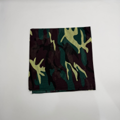 Yeşil Kamuflaj Desenli 52x52 Bandana – %100 Pamuk