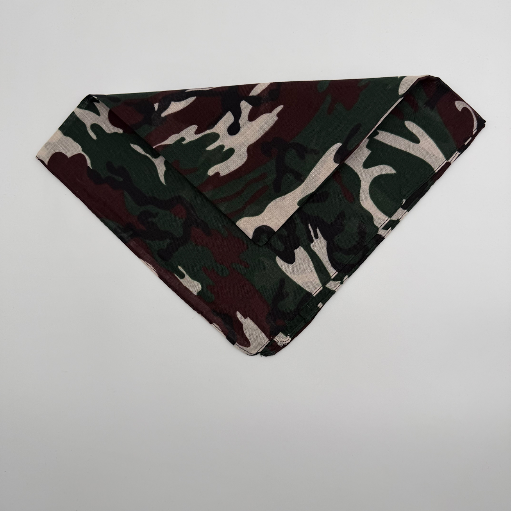 Yeşil Kamuflaj Desenli Bandana – %100 Pamuk (52x52 cm)