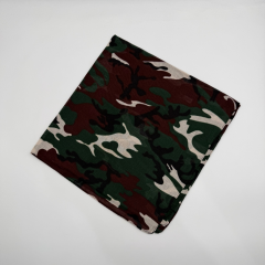 Yeşil Kamuflaj Desenli Bandana – %100 Pamuk (52x52 cm)