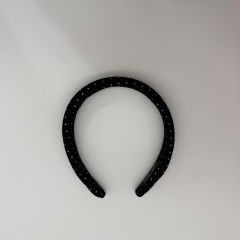 Siyah Puantiye Desenli Kabarık Taç