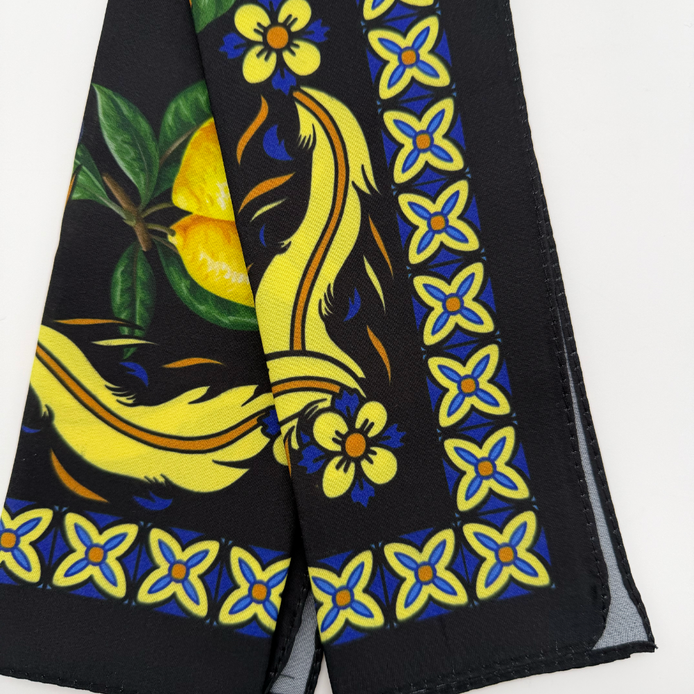 Siyah Sarı Limon ve Barok Desenli İpek Etkili Fular (50x50 cm)