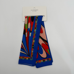 Retro Desenli Mavi Zeminli Çok Renkli Fular (50x50cm)